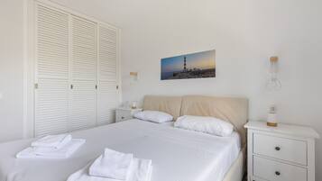 2 slaapkamers, een strijkplank/strijkijzer, wifi, beddengoed