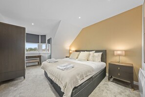 2 makuuhuonetta, silitysrauta/-lauta, vauvan matkasänky, Wi-Fi