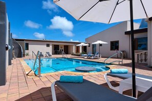 Pool - Luxurious Villa 5 minutes from EAGLE BEACH (Noord)