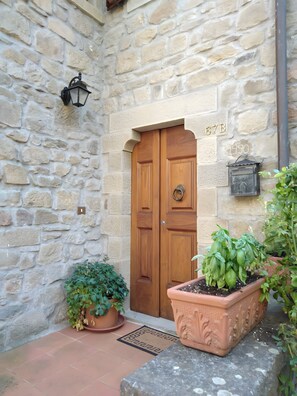 Exterior detail - Casa Marta - Le Case di Quota: Mountain View, Private Terrace & Wi-Fi (Quota)