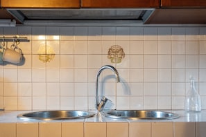 Interior - Casa Marta - Le Case di Quota: Mountain View, Private Terrace & Wi-Fi (Quota)
