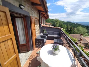 Outdoor dining - Apartment 'Casa Resi - Le Case di Quota' (Quota)
