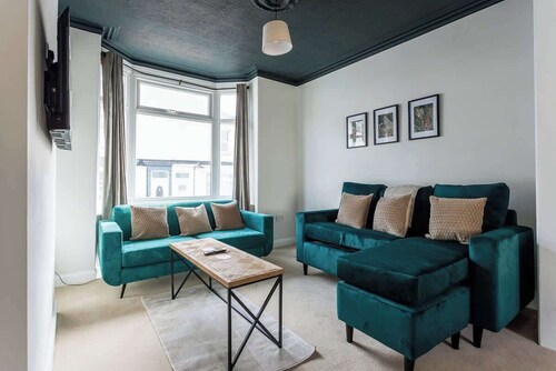 Stylish & comfy 3 bed house