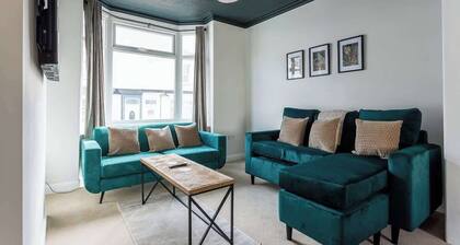 Stylish & comfy 3 bed house