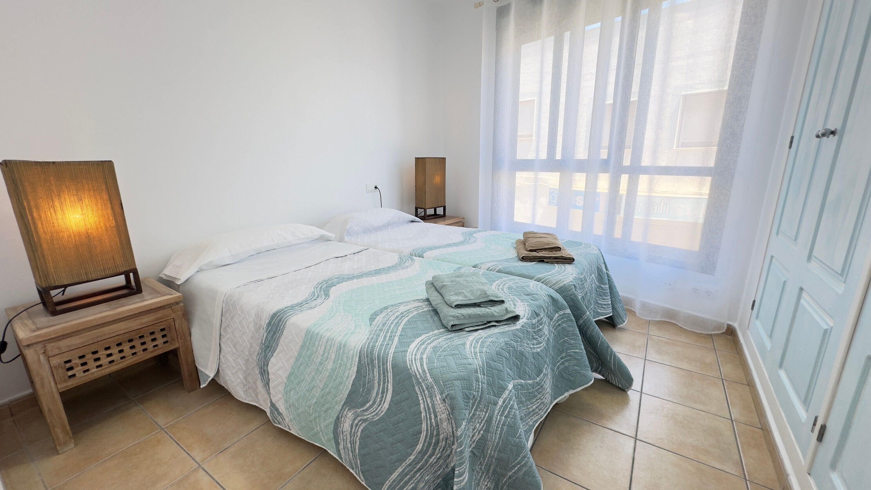 2 室のベッドルーム、アイロン / アイロン台、WiFi、ベッドシーツ