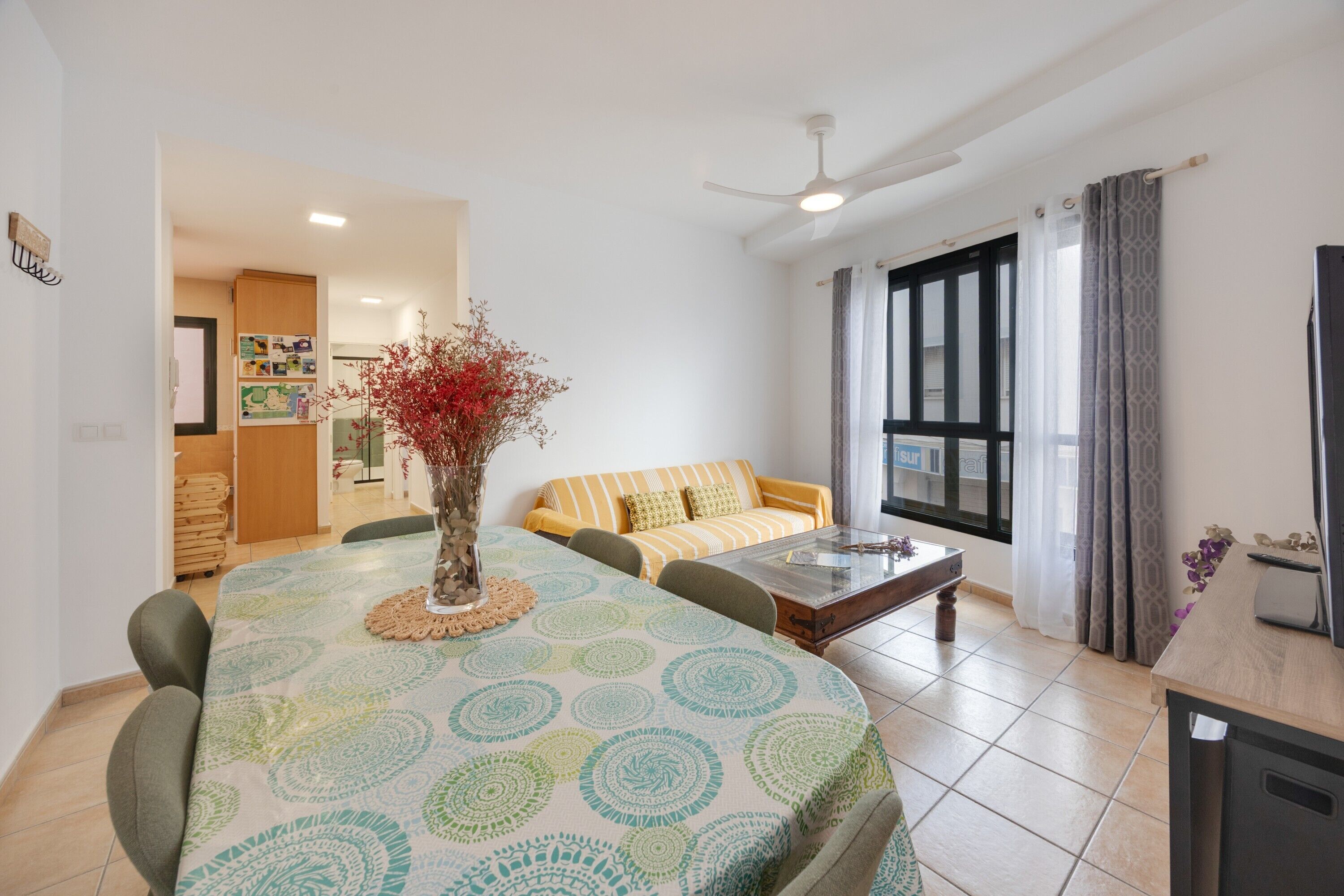 Télévision, cheminée