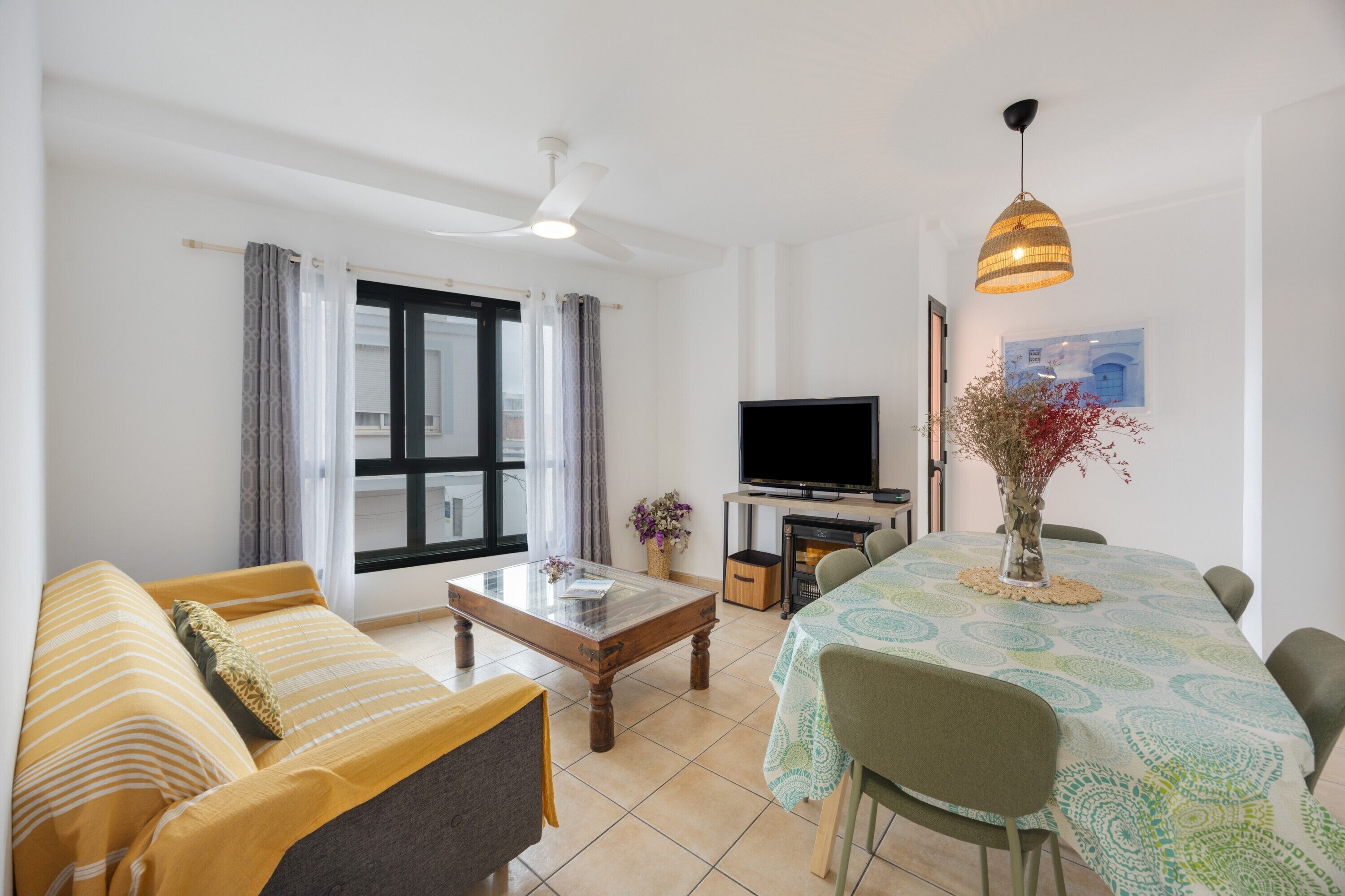 Télévision, cheminée