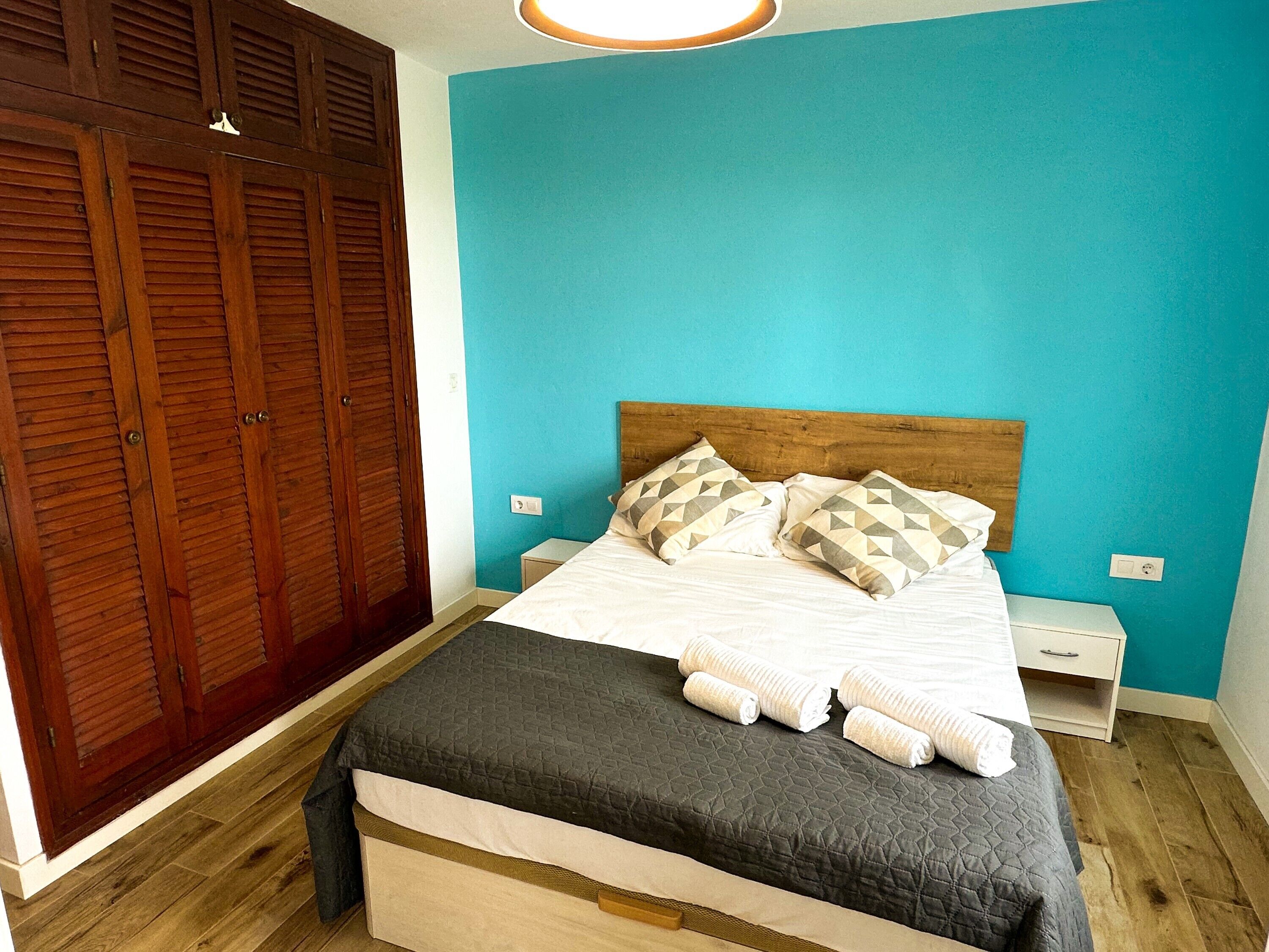 2 quartos, ferros/tábuas de passar roupa, Wi-Fi, roupa de cama