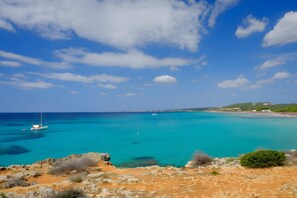 Beach nearby - Holiday Apartment 'Giuliana' with Shared Pool, Wi-Fi, and Air Conditioning (Sant Jaume)