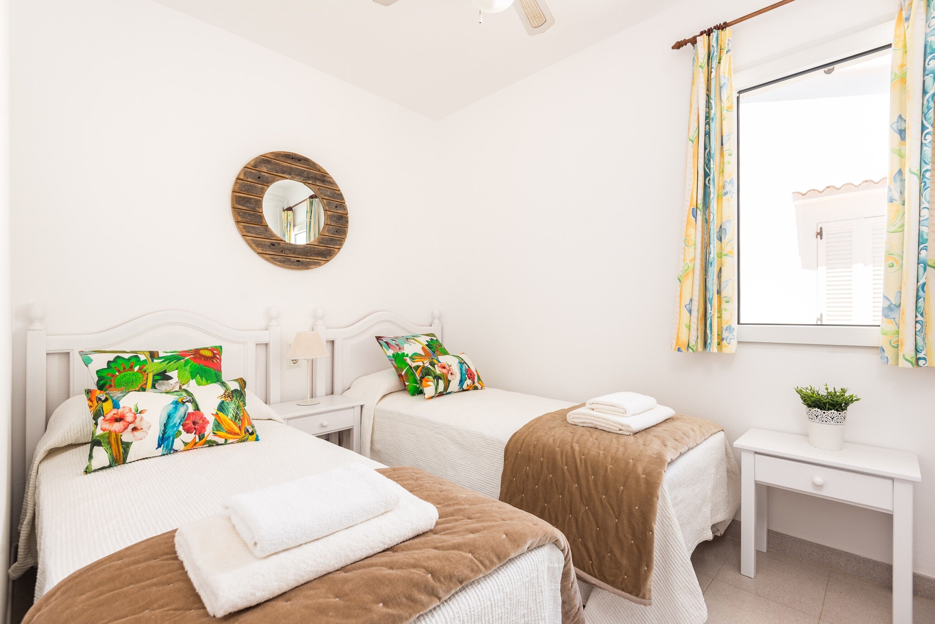 2 soverom, strykejern/-brett, wi-fi og sengetøy