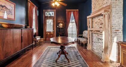 Historic Manor, Steps from French Quarter 9br/3ba