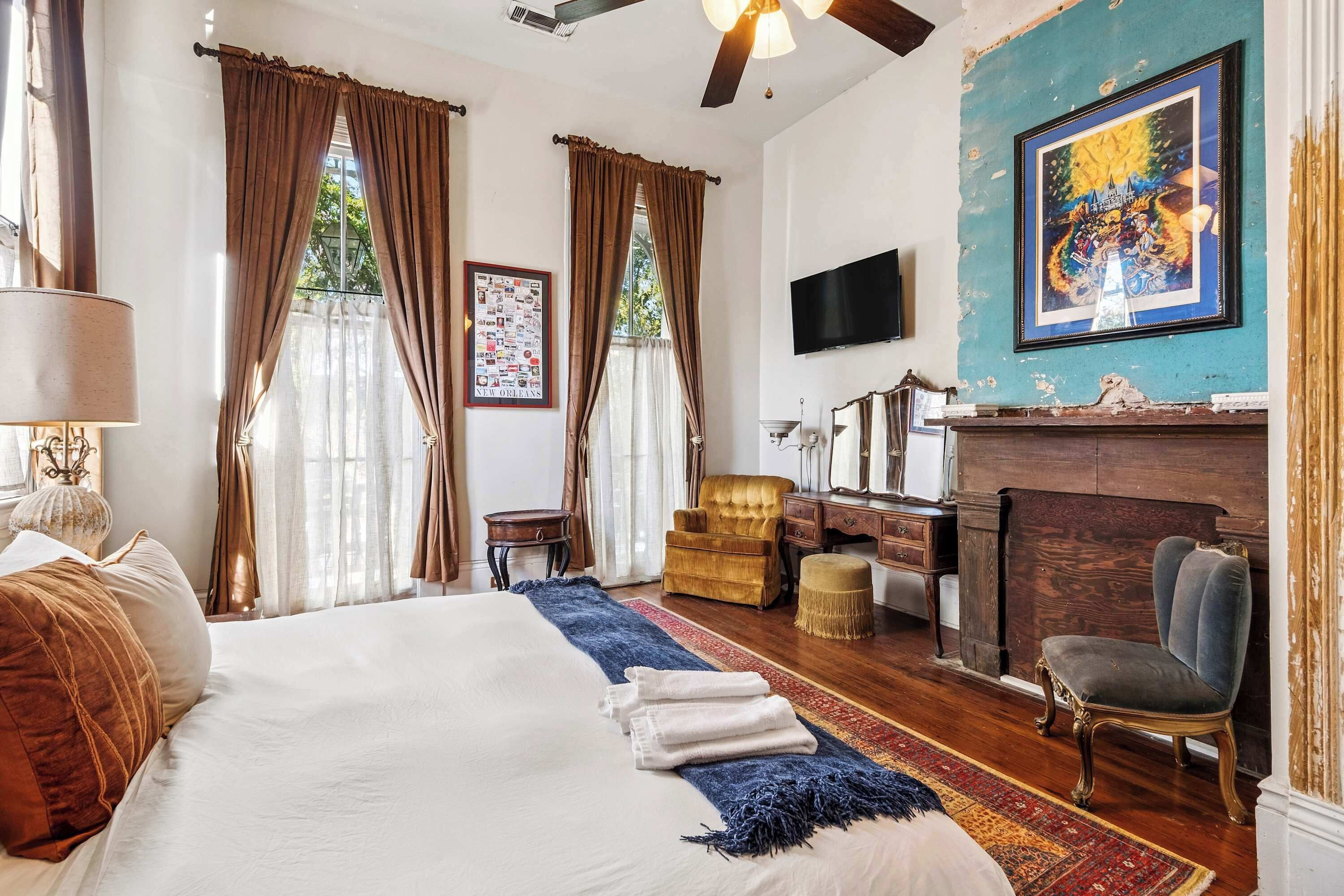 9 bedrooms, desk, iron/ironing board, WiFi