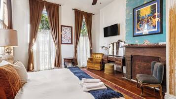 9 bedrooms, desk, iron/ironing board, WiFi