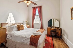 9 bedrooms, desk, iron/ironing board, WiFi