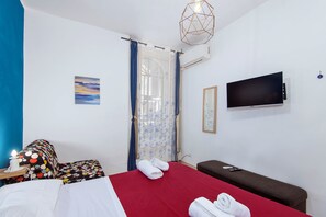 Family Apartment, City View | Iron/ironing board, free WiFi - Palazzo Pistorius Case Vacanza (Naples)