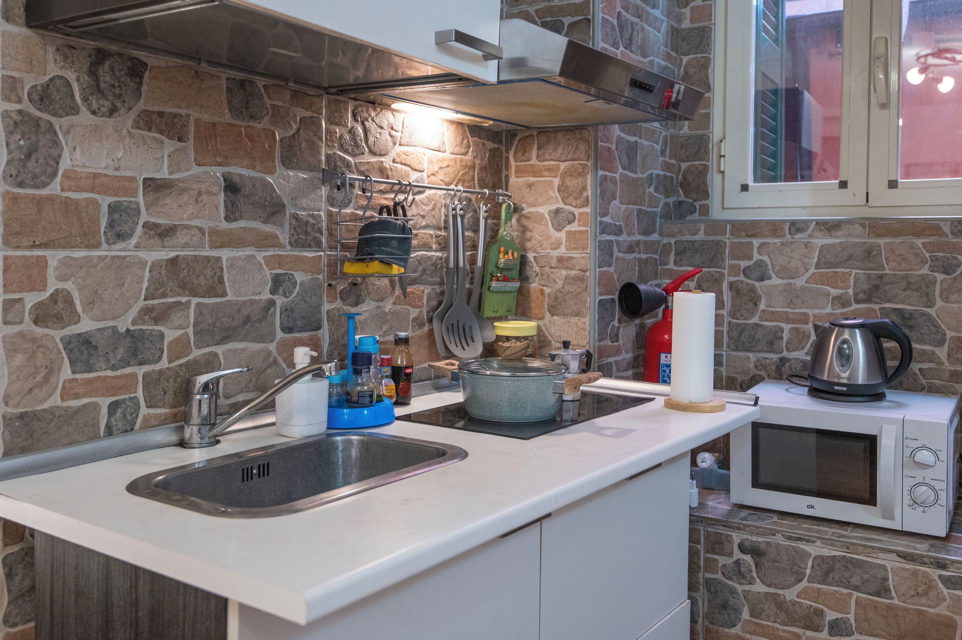 Studio Économique | Cuisine privée | Mini réfrigérateur, machine à expresso