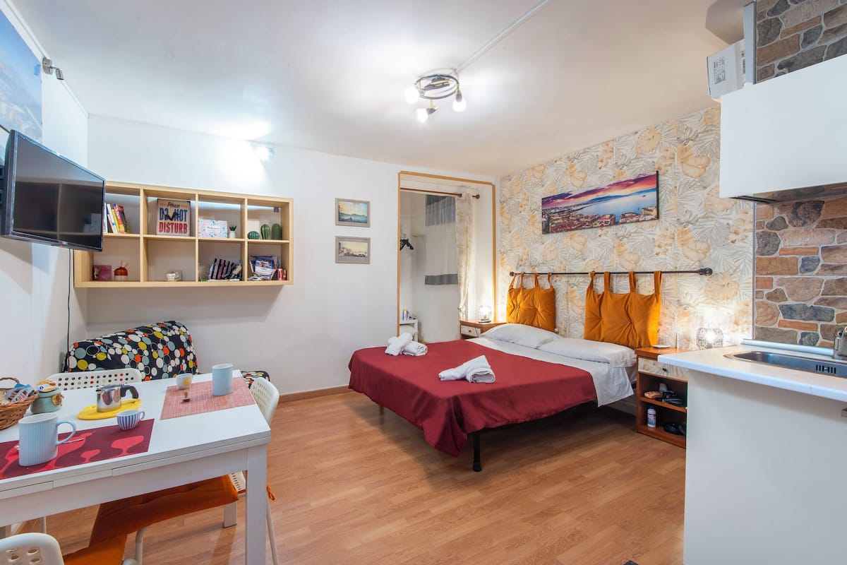 Iron/ironing board, free WiFi