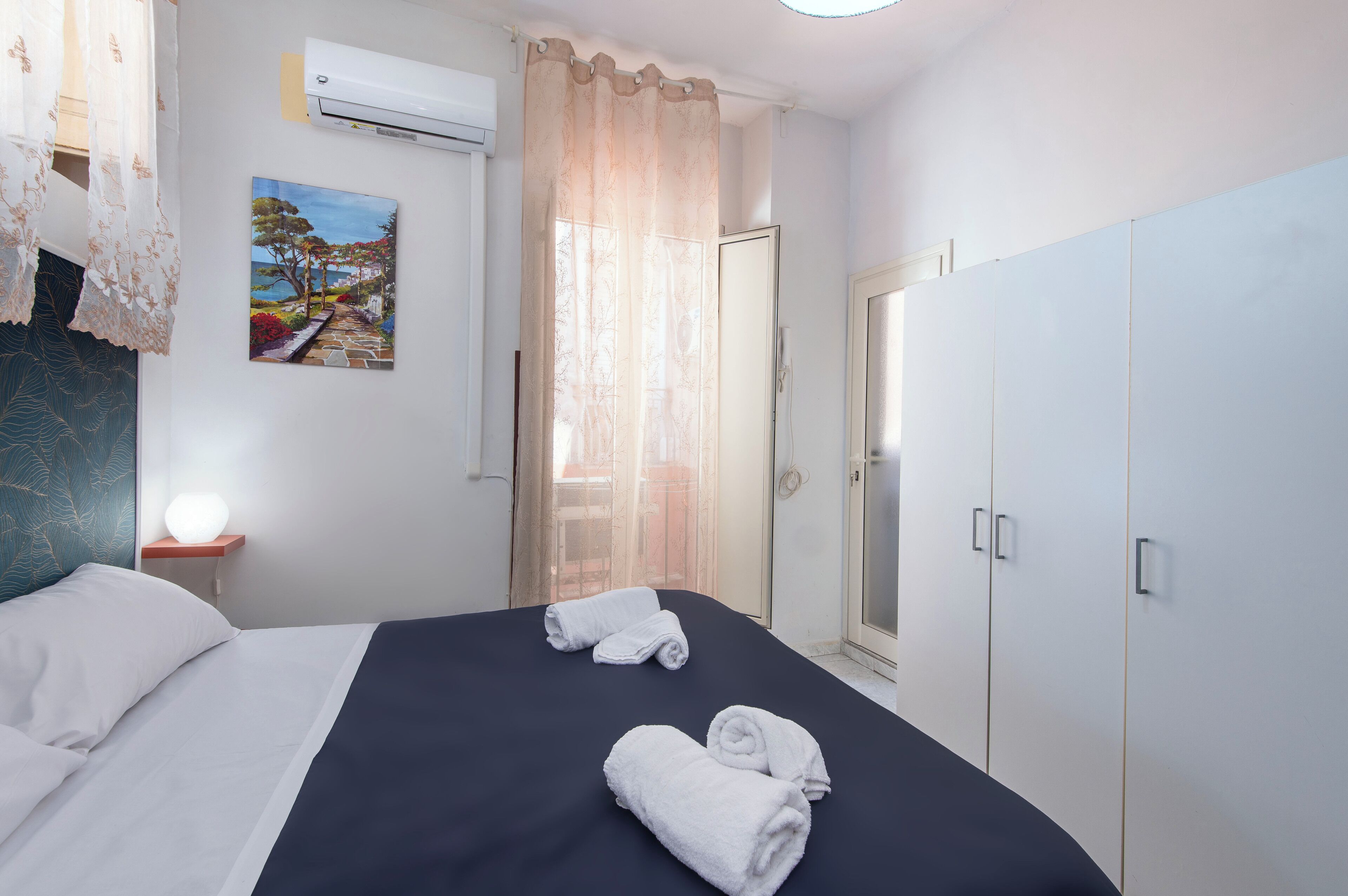 Iron/ironing board, free WiFi