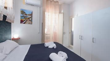 Iron/ironing board, free WiFi