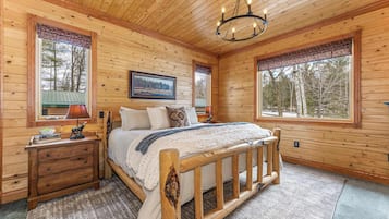 6 bedrooms, desk, iron/ironing board, travel crib