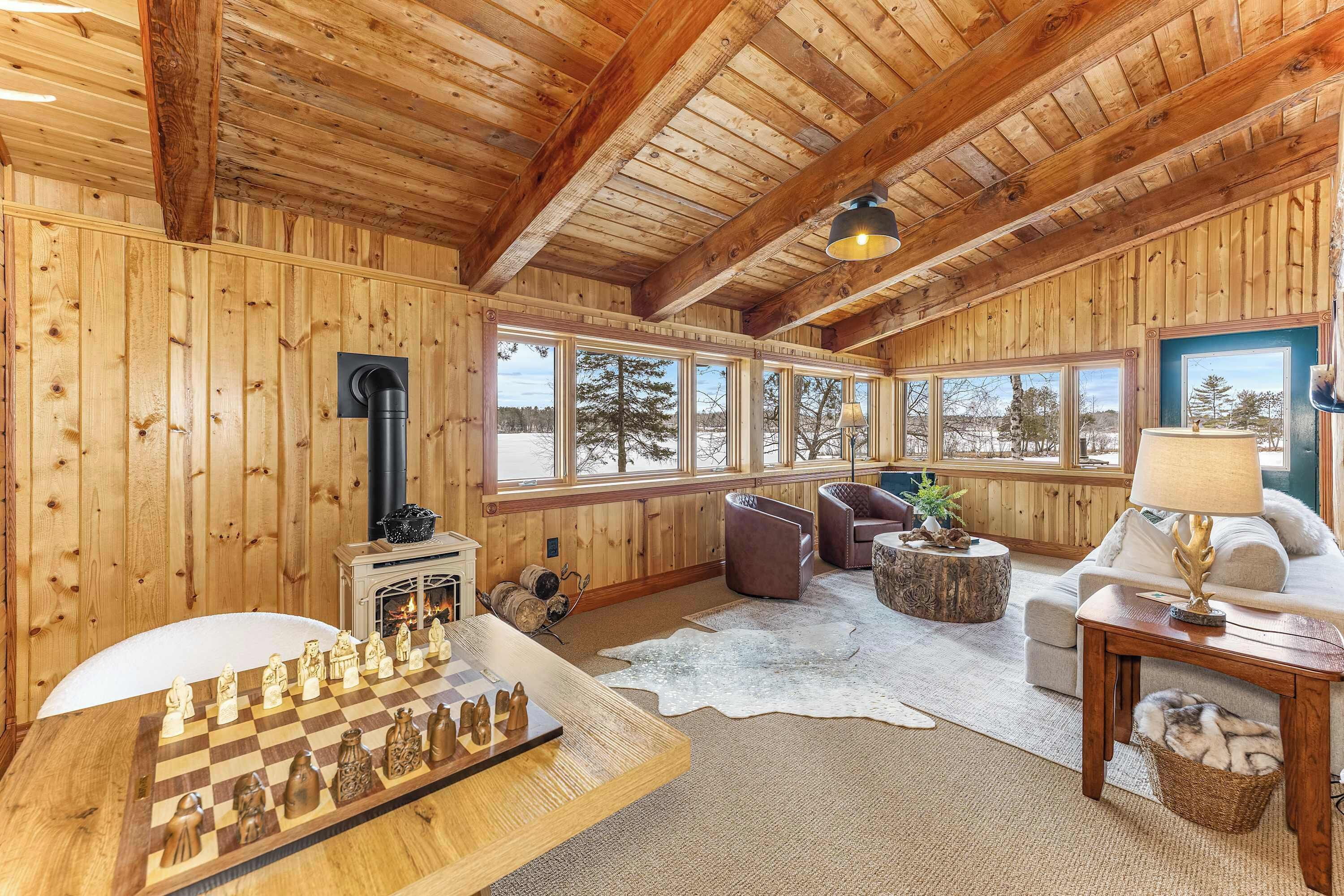 TV, fireplace, offices