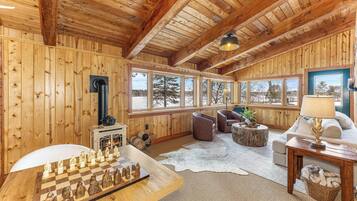 TV, fireplace, offices