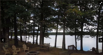 Bayview Cottage 3BR Fireplace Lakefront