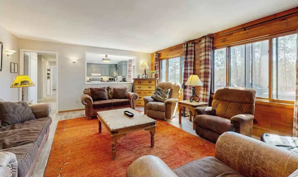 Dog-friendly Home With Dock, Kayaks, Hot Tub, Game Room & Ac! - Eagle River, WI