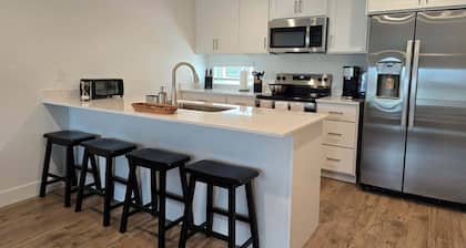 Salt City Executive Townhome a Modern Central Retreat with 2 En Suite Bathrooms