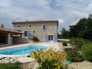 Unclassified image, 4 of 55, button - Vrbo Property (Dondas)