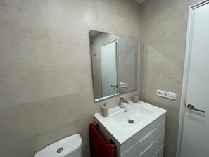 Unclassified image, 5 of 24, button