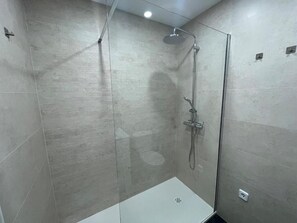 Unclassified image, 3 of 24, button