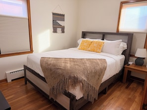 3 bedrooms, iron/ironing board, WiFi, bed sheets