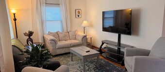 Cozy West Des Moines Cottage - Entire Home