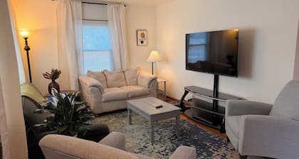 Cozy West Des Moines Cottage - Entire Home