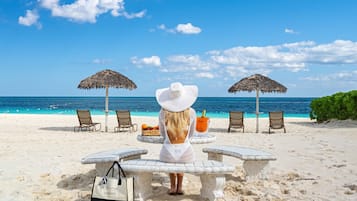 Una spiaggia nelle vicinanze