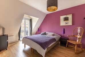 5 bedrooms, iron/ironing board, free WiFi, bed sheets