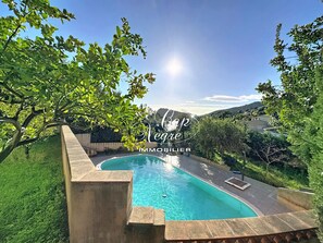 Pool - 6 bedroom villa, 4 star rating for 12 people with swimming pool, sea view in Canadel (Rayol-Canadel-sur-Mer)