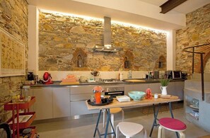 Fridge, microwave, dishwasher, high chair - Casa l'Antica Stalla, Loft near Lucca's Center (Lucca)