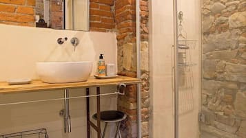 Dusche, Bidet, Shampoo