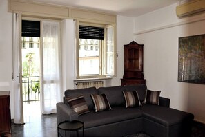 TV - Apartment I Cocai in Garda (Garda)