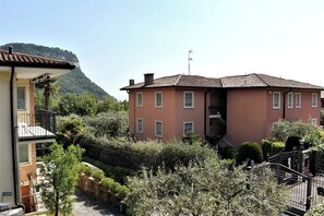 Property grounds - Apartment I Cocai in Garda (Garda)