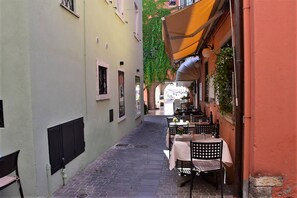 Outdoor dining - Casa Marina - Holiday Rental (Garda)