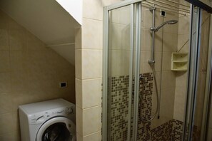 Shower, hair dryer, bidet - Casa Marina - Holiday Rental (Garda)
