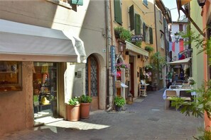 Outdoor dining - Casa Marina - Holiday Rental (Garda)