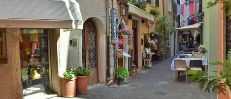 تناول الطعام بالخارج