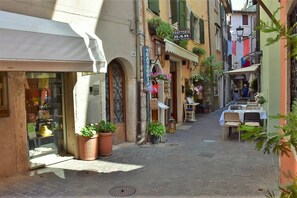 Outdoor dining - Casa Marina - Holiday Rental (Garda)