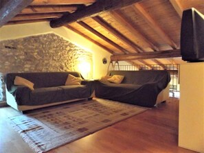 TV - Casa Canevini - apartment in Garda (Garda)