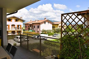 Property grounds - Casa Aida - Holiday Apartment in Costermano sul Garda (Costermano)