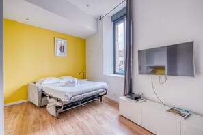 1 bedroom, iron/ironing board, Internet, bed sheets - Charming renovated flat in Bordeaux (Bordeaux)